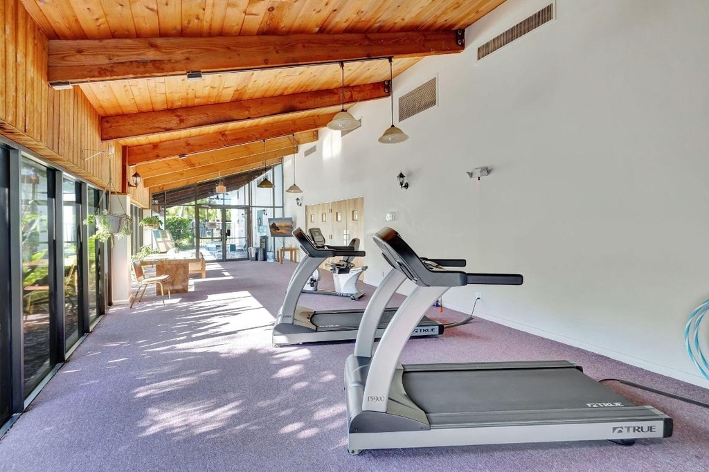7800 Nw 18th Street - Photo 24