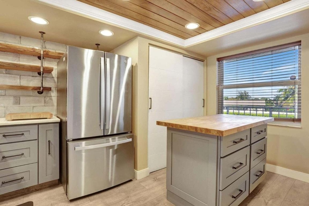 7800 Nw 18th Street - Photo 4