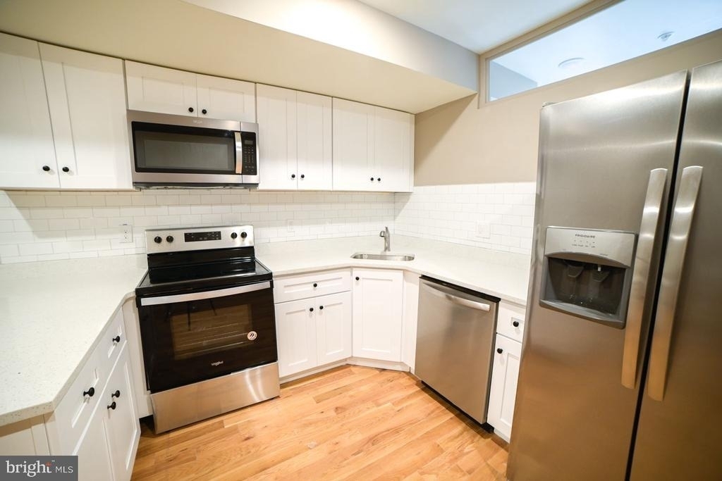 1806 N Willington Street - Photo 2