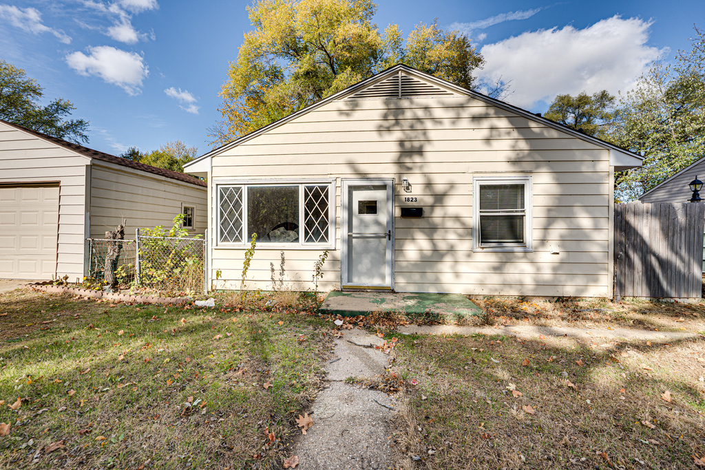 1823 Overdene Avenue - Photo 0
