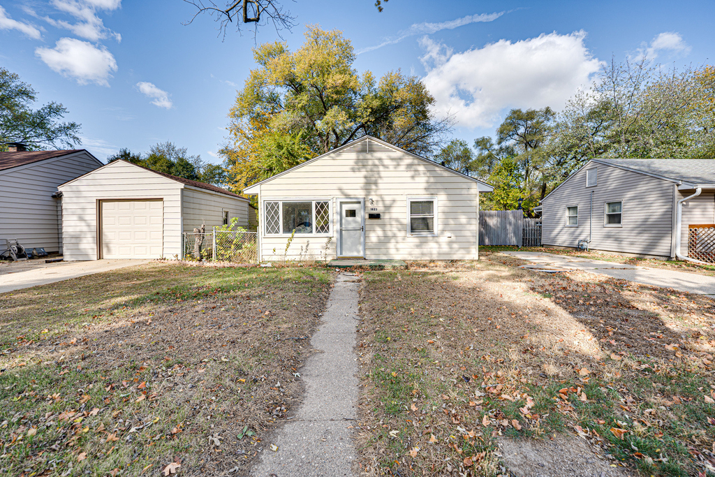 1823 Overdene Avenue - Photo 1