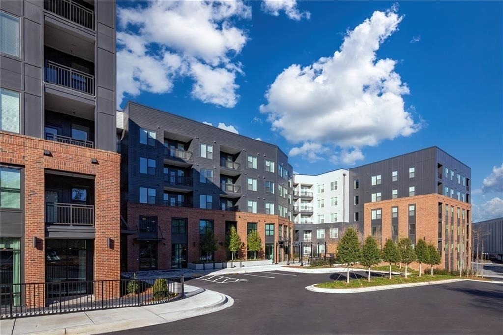 50 Executive Park S - Photo 0