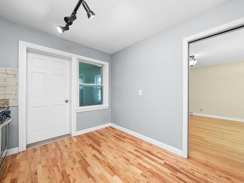 7754 S Yates Boulevard - Photo 20
