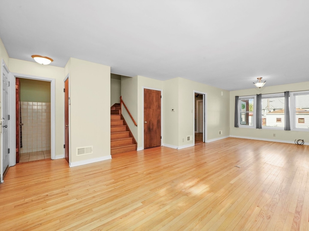 7754 S Yates Boulevard - Photo 6