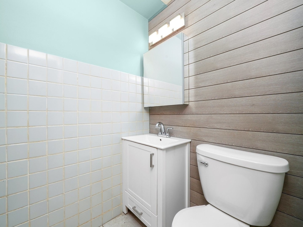 7754 S Yates Boulevard - Photo 22