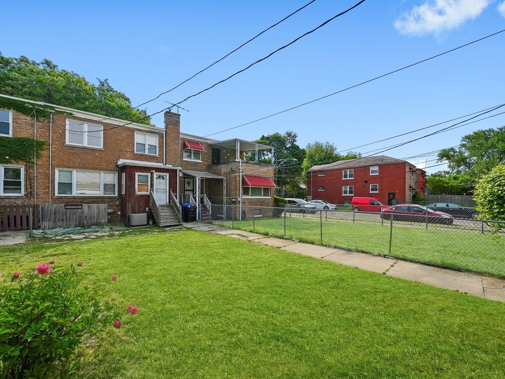 7754 S Yates Boulevard - Photo 25