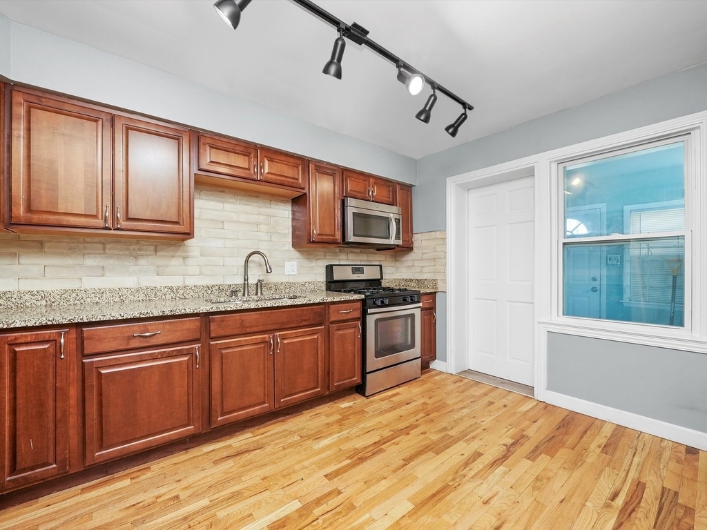 7754 S Yates Boulevard - Photo 16