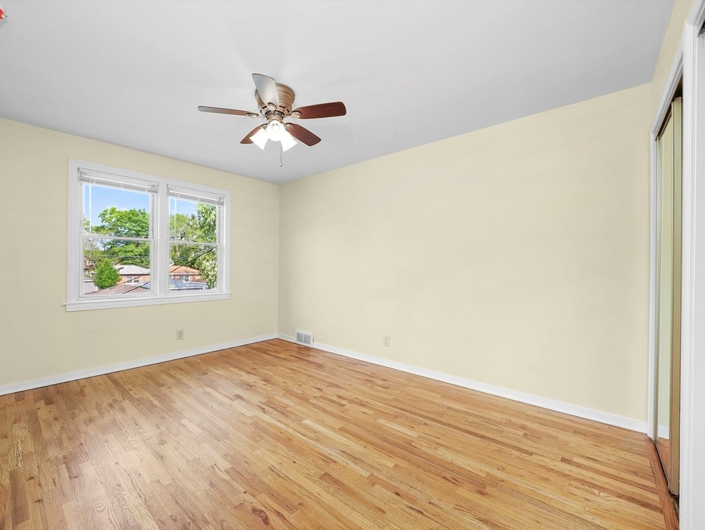 7754 S Yates Boulevard - Photo 11