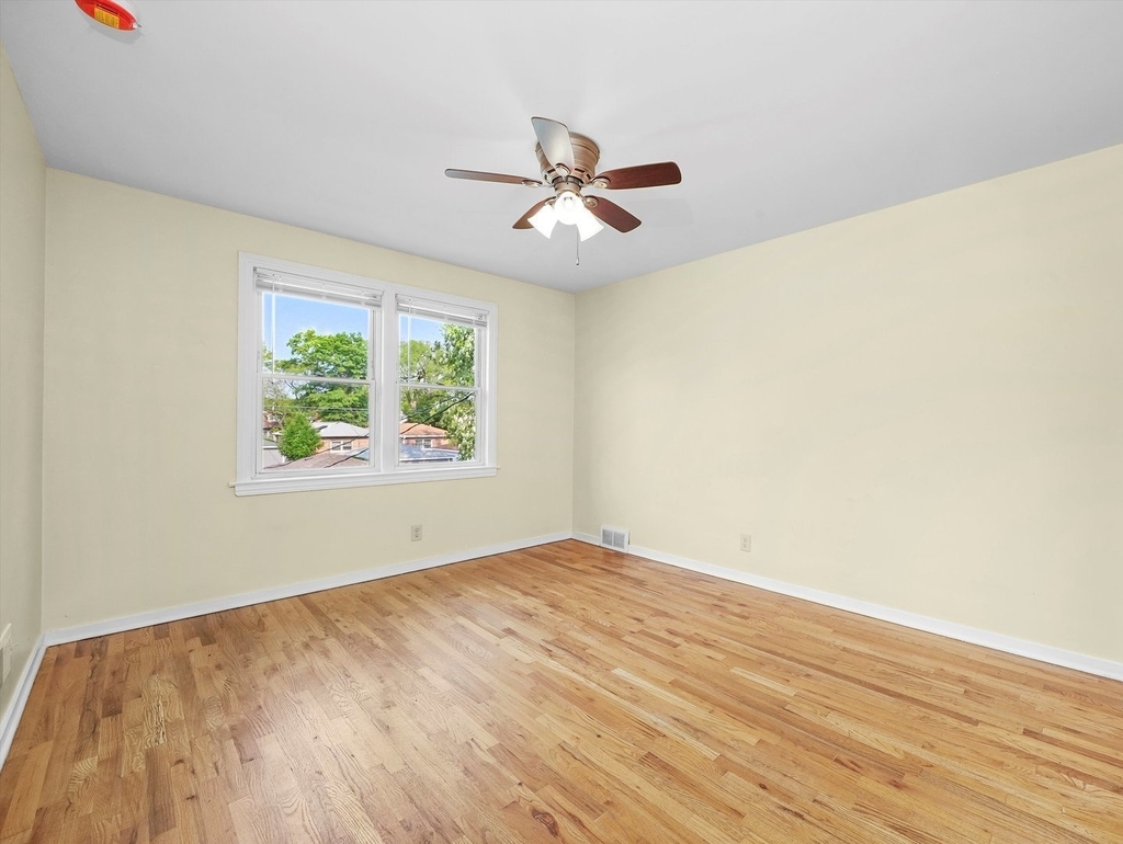 7754 S Yates Boulevard - Photo 10