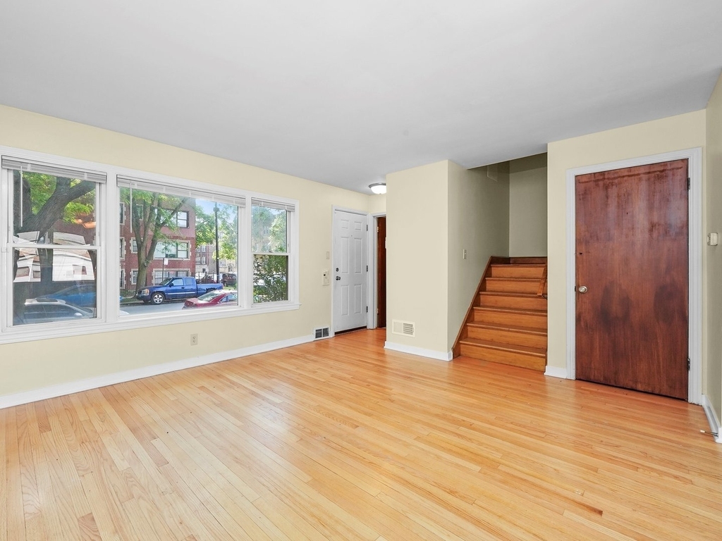 7754 S Yates Boulevard - Photo 9
