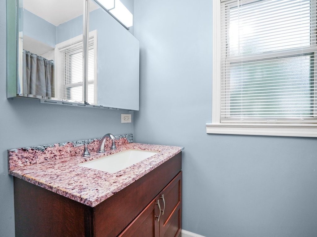 7754 S Yates Boulevard - Photo 14