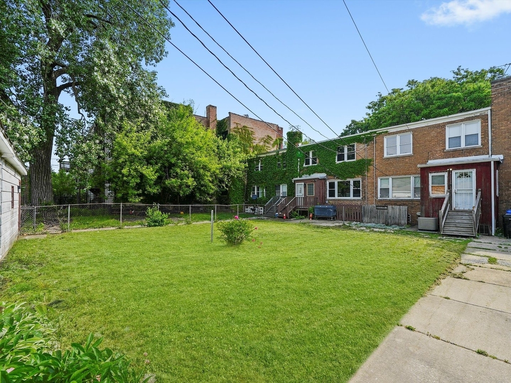 7754 S Yates Boulevard - Photo 24