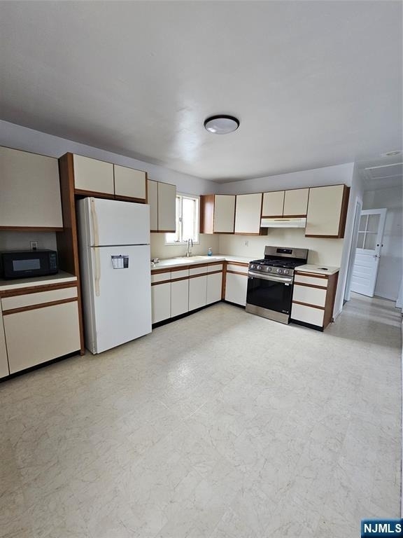 80 Woodside - Photo 1