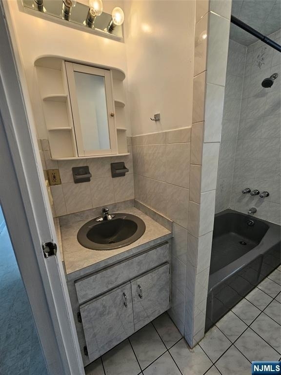 80 Woodside - Photo 2