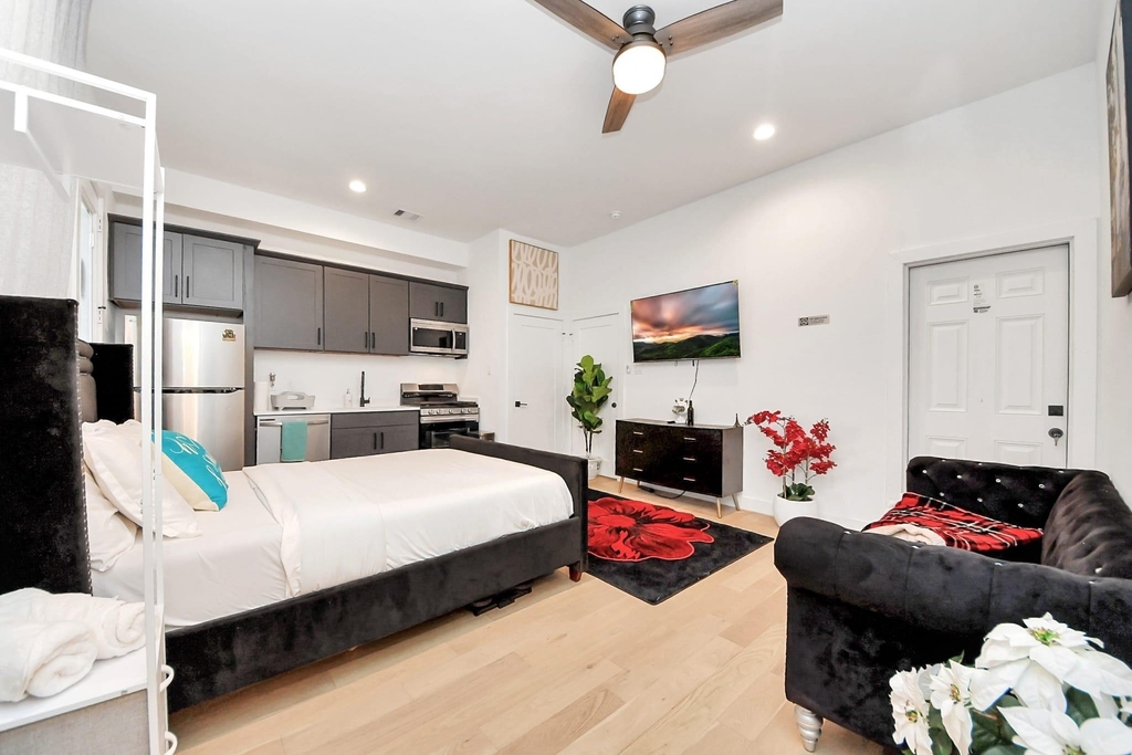 1104 Palmer Street - Photo 8