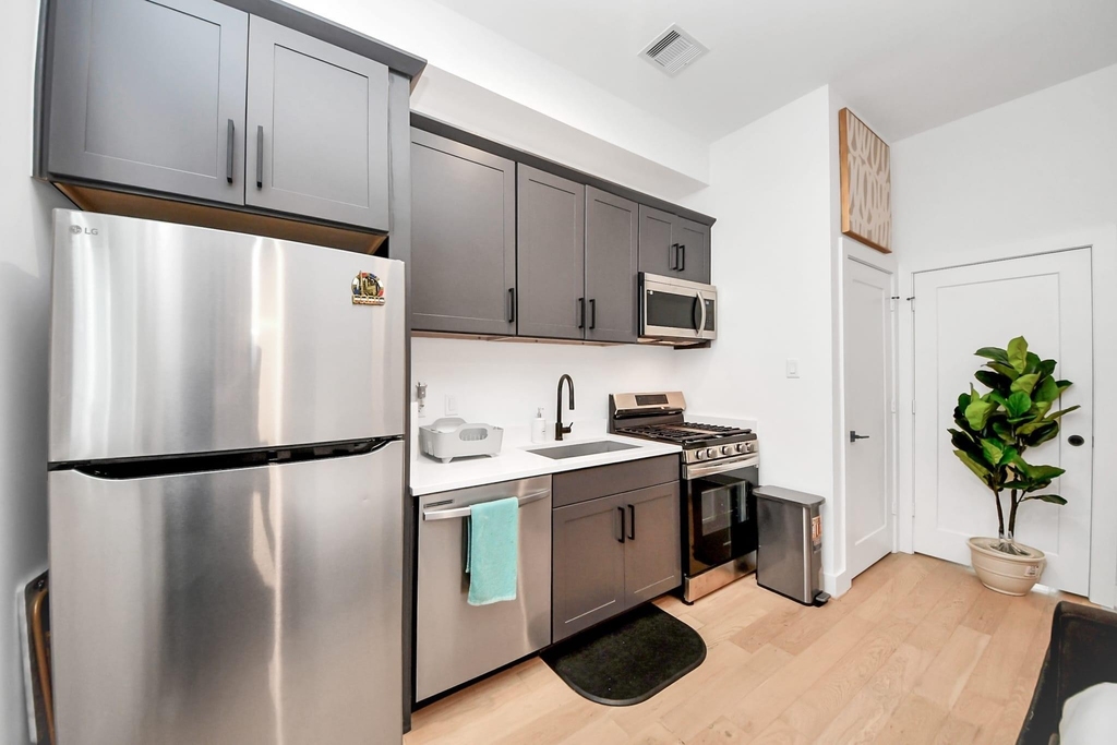1104 Palmer Street - Photo 12
