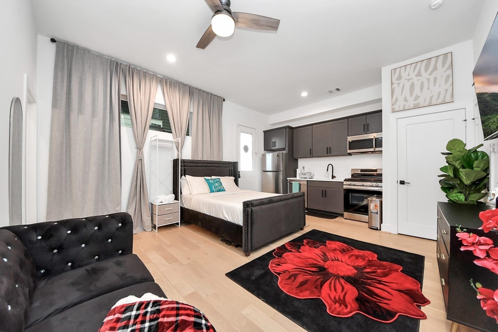 1104 Palmer Street - Photo 6