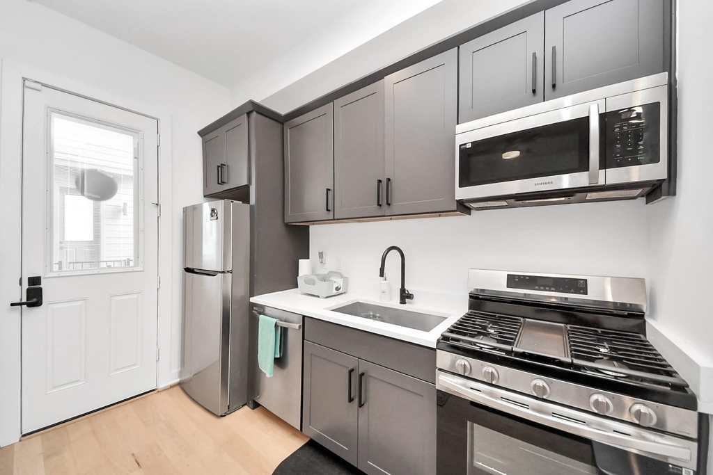 1104 Palmer Street - Photo 10