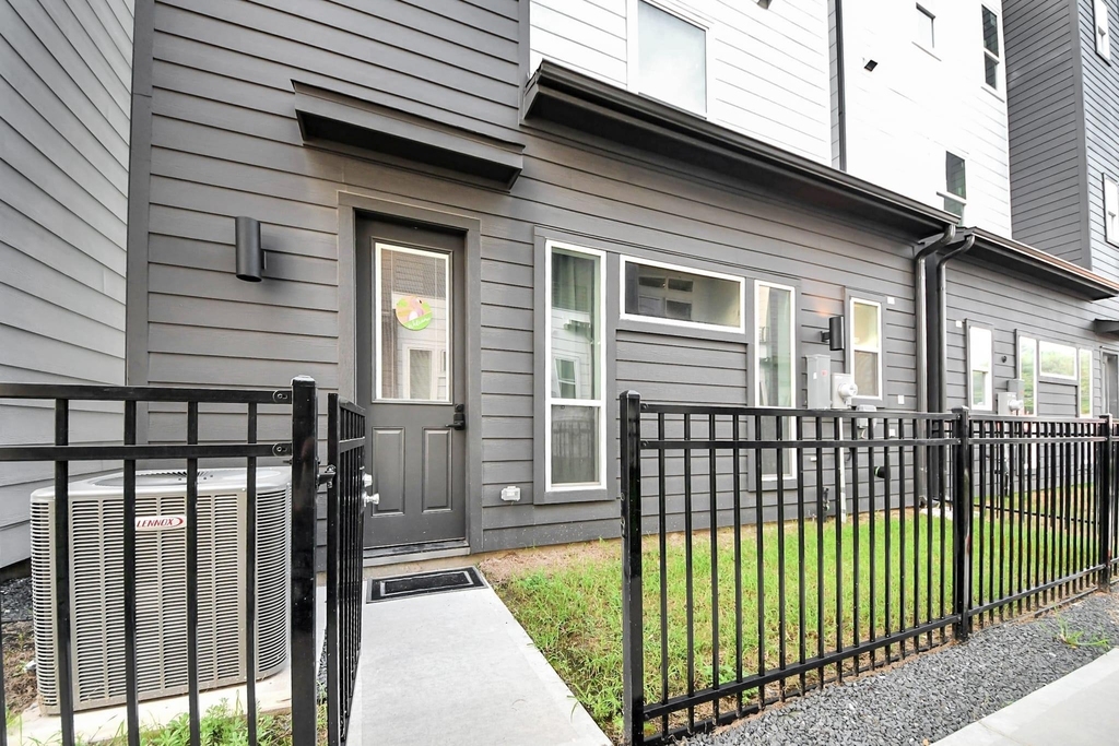 1104 Palmer Street - Photo 35
