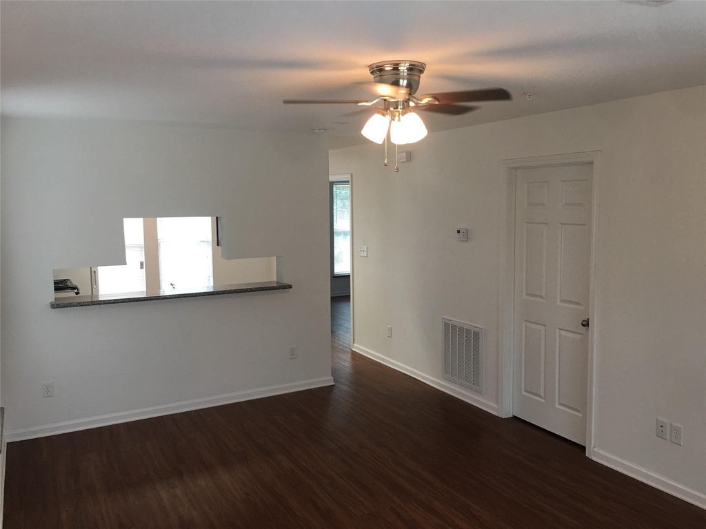 300 Spruce Street - Photo 6