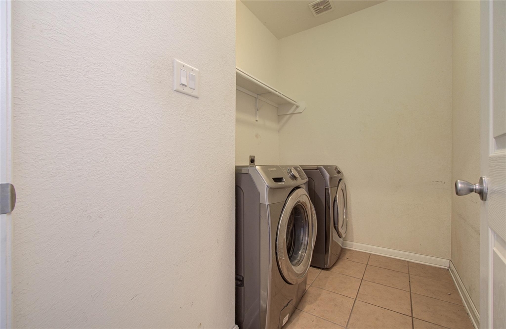 18707 Naples Ridge Court - Photo 10