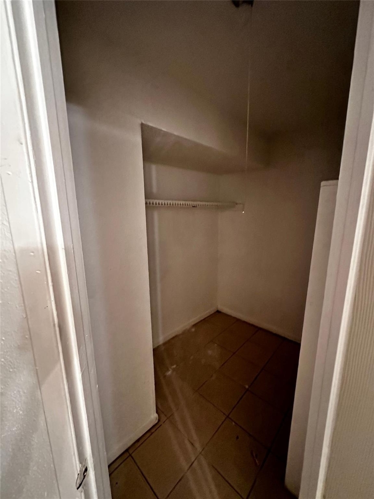 5625 Antoine Drive - Photo 8
