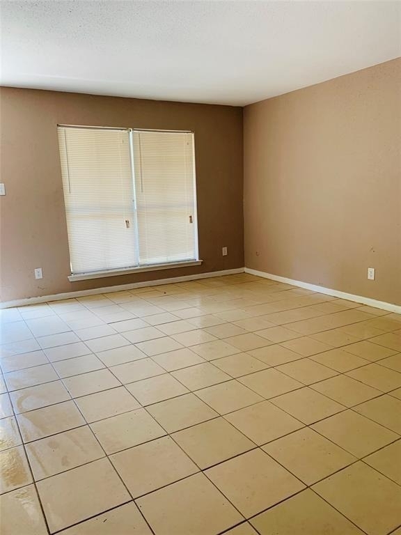 5625 Antoine Drive - Photo 5