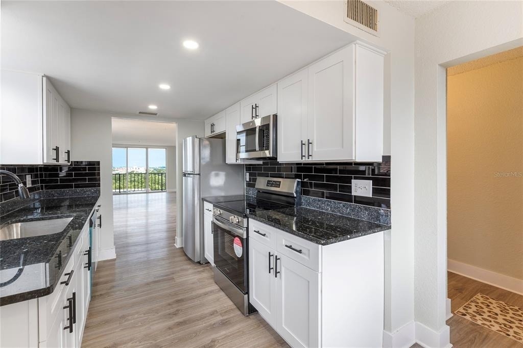 2699 Seville Boulevard - Photo 6