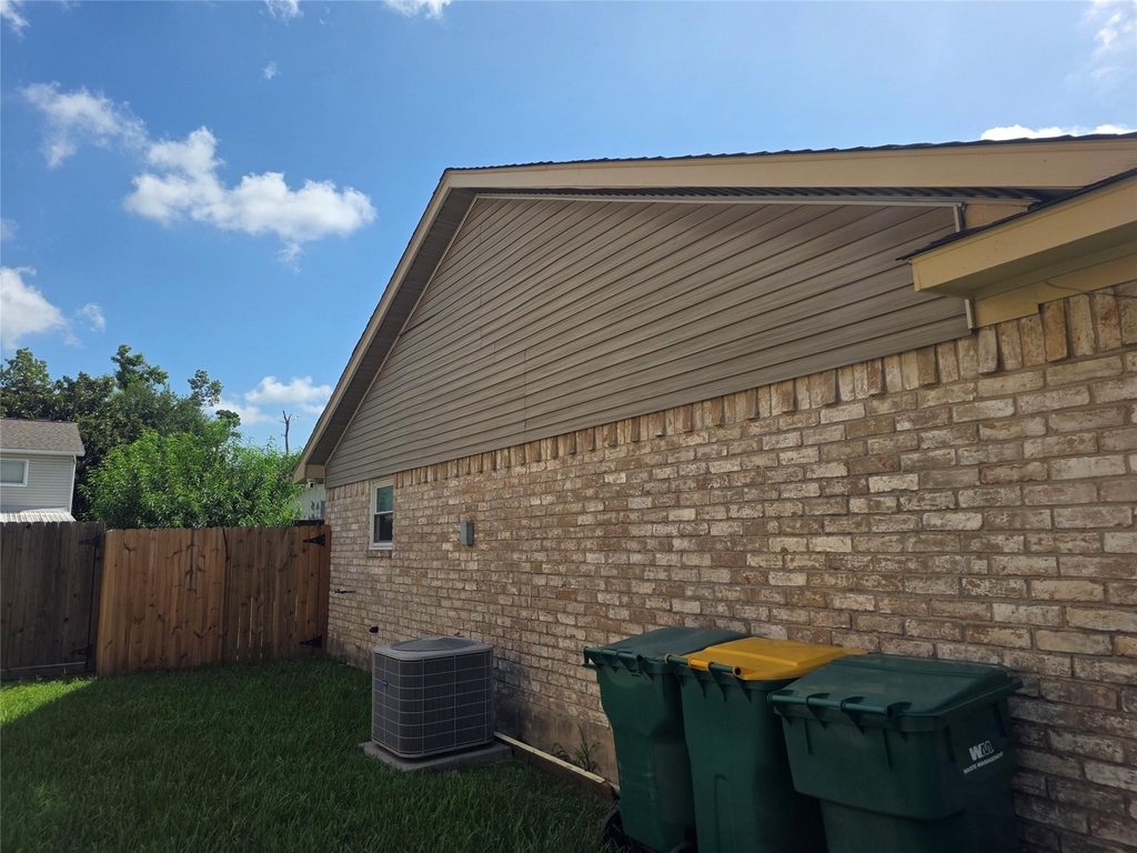 12531 La Rochelle Drive - Photo 2