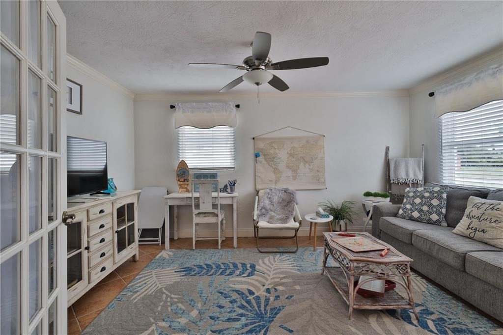 813 E 6th Avenue - Photo 0