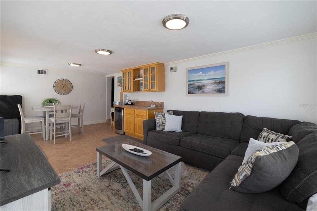 813 E 6th Avenue - Photo 8