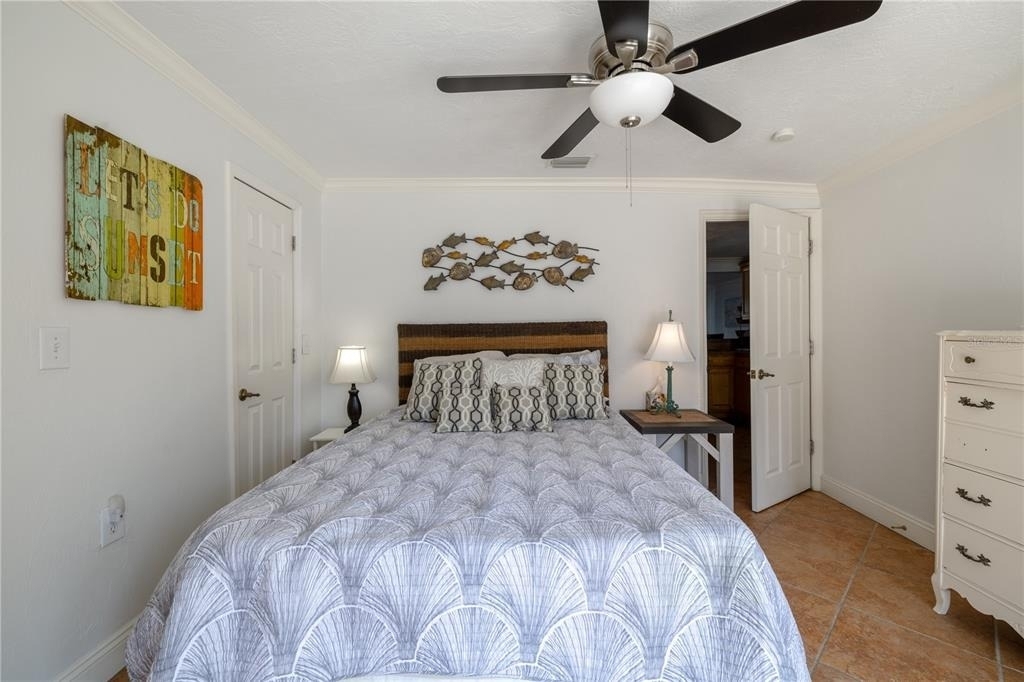 813 E 6th Avenue - Photo 10