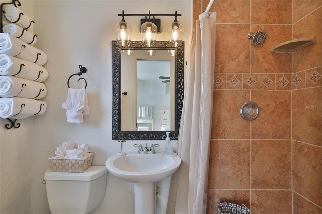 813 E 6th Avenue - Photo 12