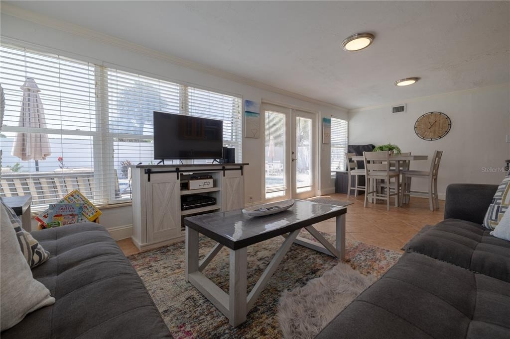 813 E 6th Avenue - Photo 6