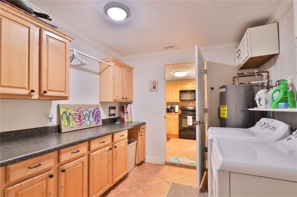 813 E 6th Avenue - Photo 18