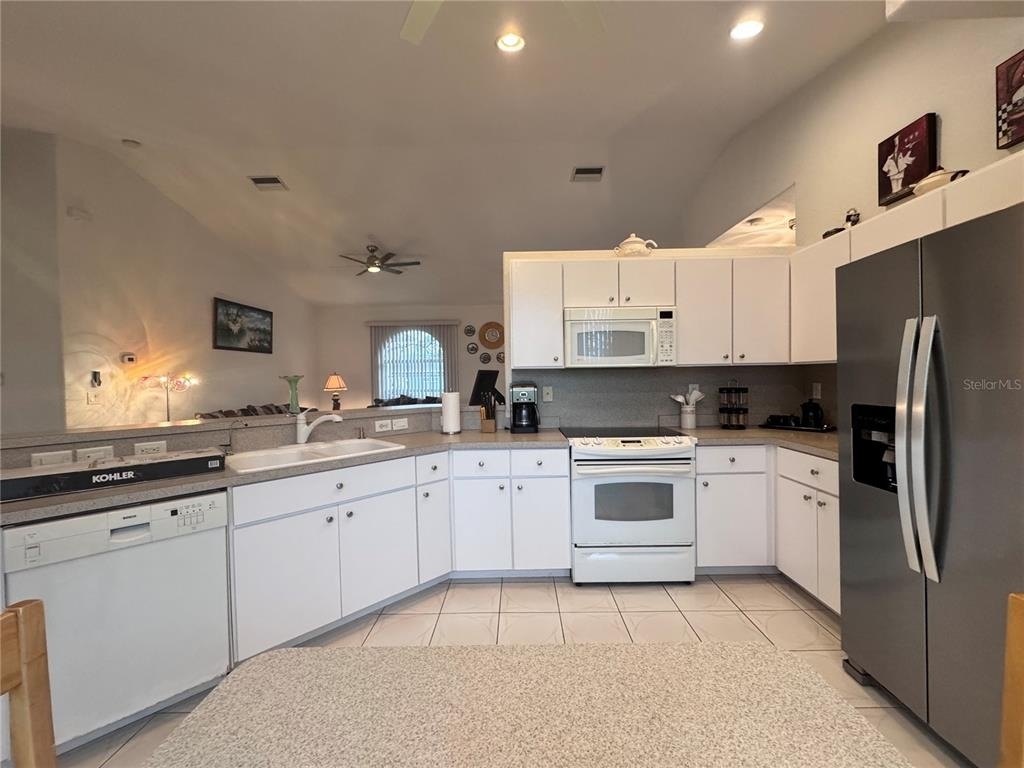 219 Venetia Avenue - Photo 20