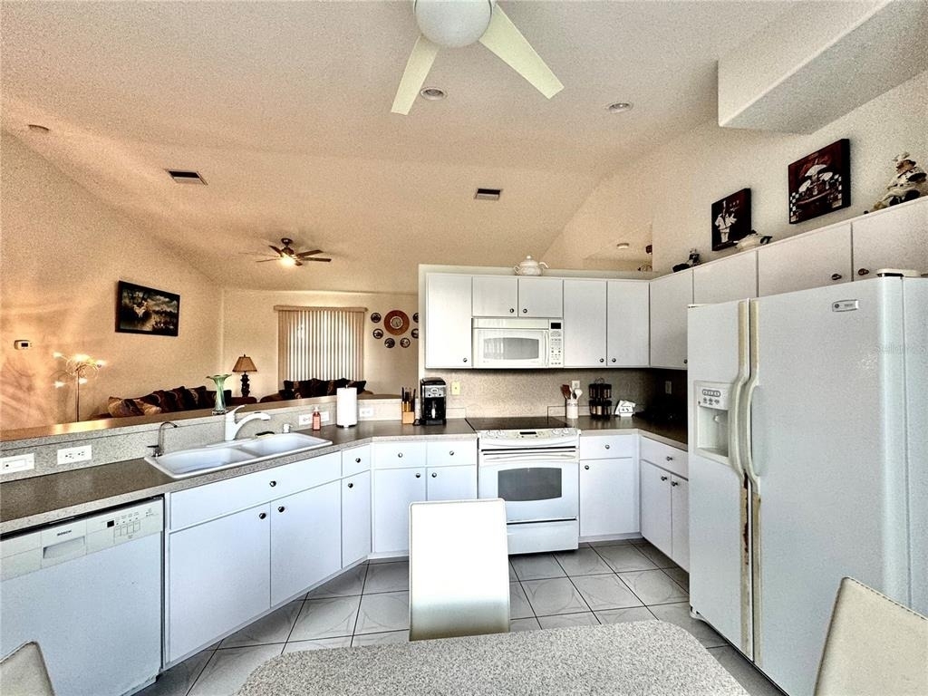 219 Venetia Avenue - Photo 5