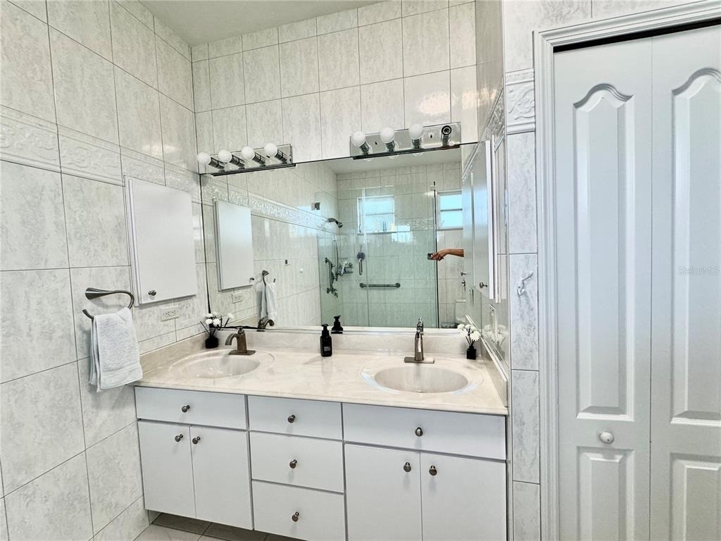 219 Venetia Avenue - Photo 21