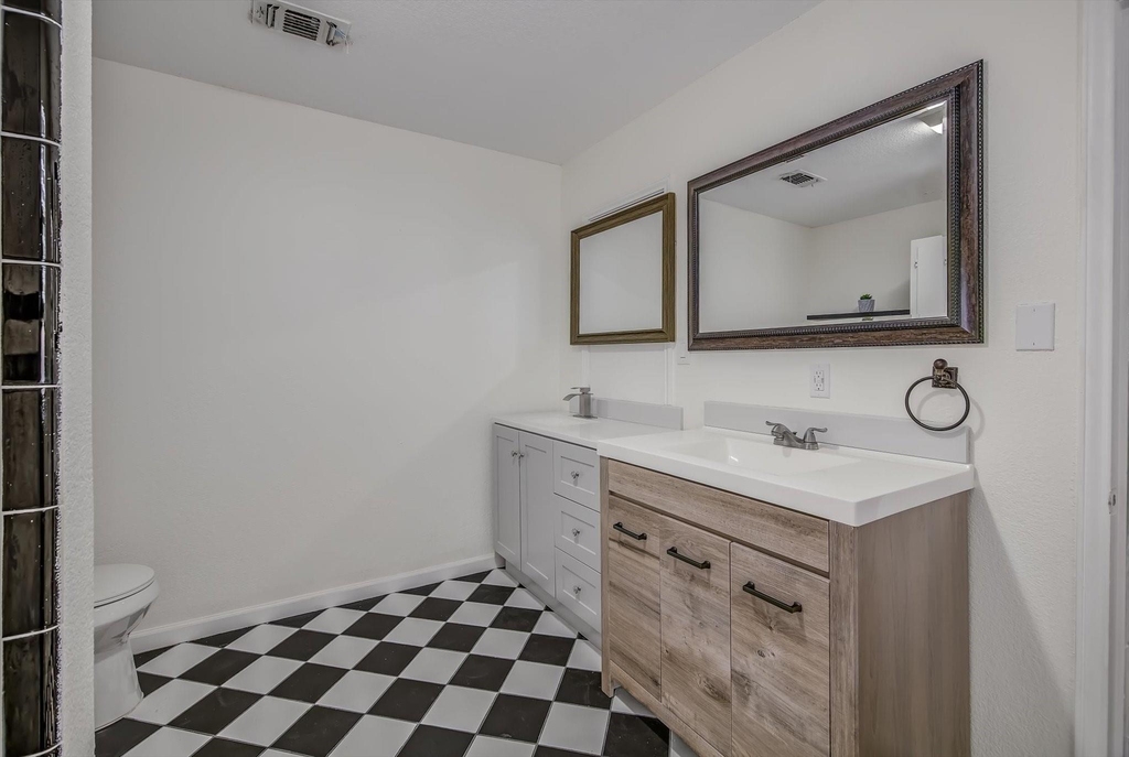 2128 59th Street - Photo 37