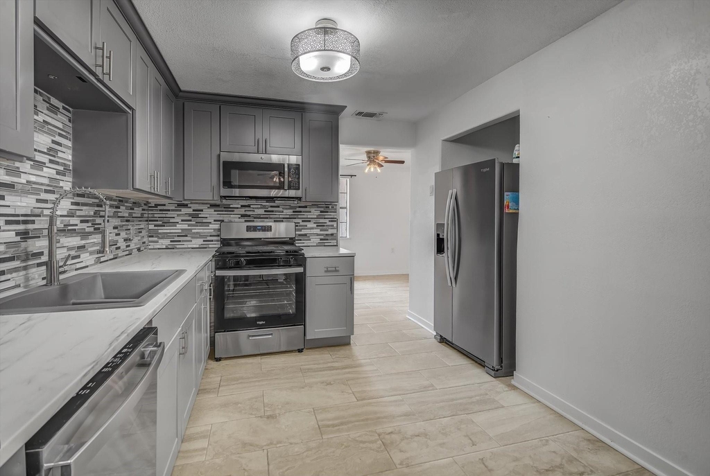 2128 59th Street - Photo 18
