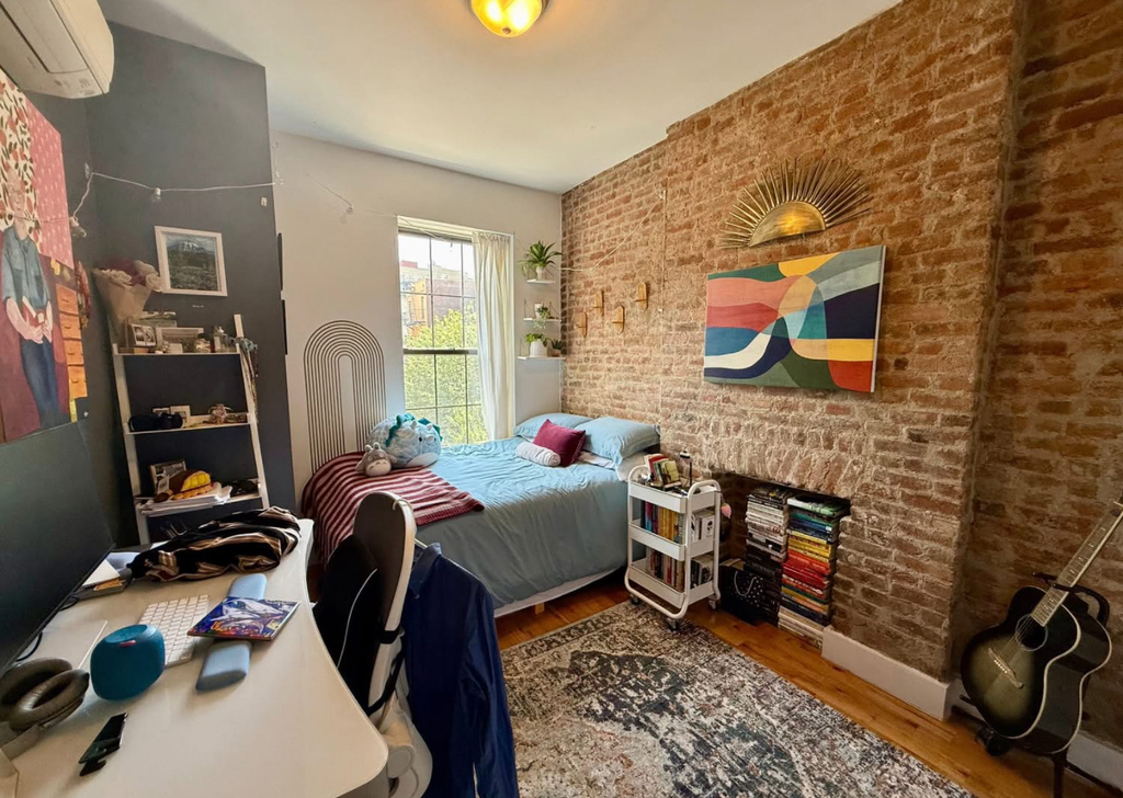 758 Putnam Avenue - Photo 0