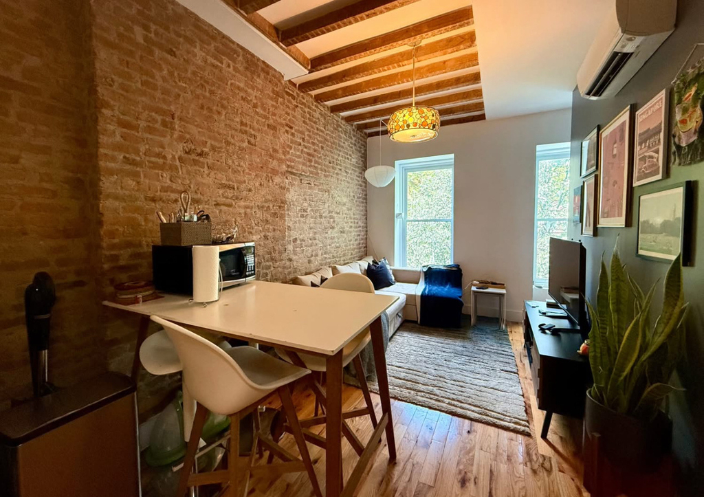 758 Putnam Avenue - Photo 5