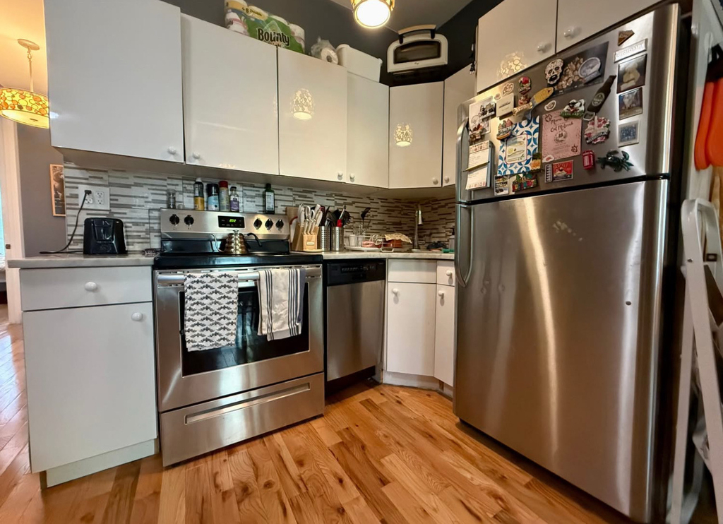 758 Putnam Avenue - Photo 2