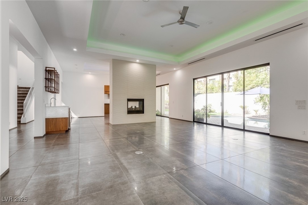 628 Edgebrook Drive - Photo 2