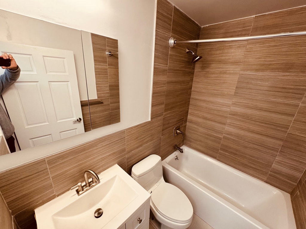 83rd Avenue - Photo 8