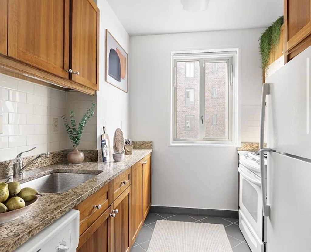 410 East 20th Street, Unit 02-h - Photo 3
