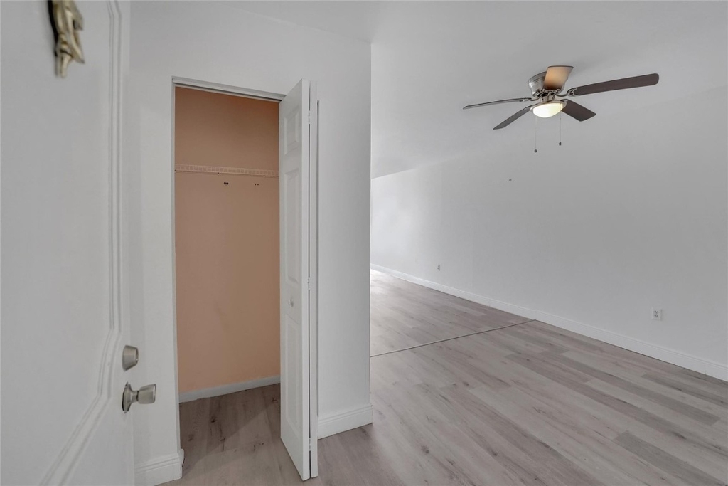 301 Croton Avenue - Photo 10
