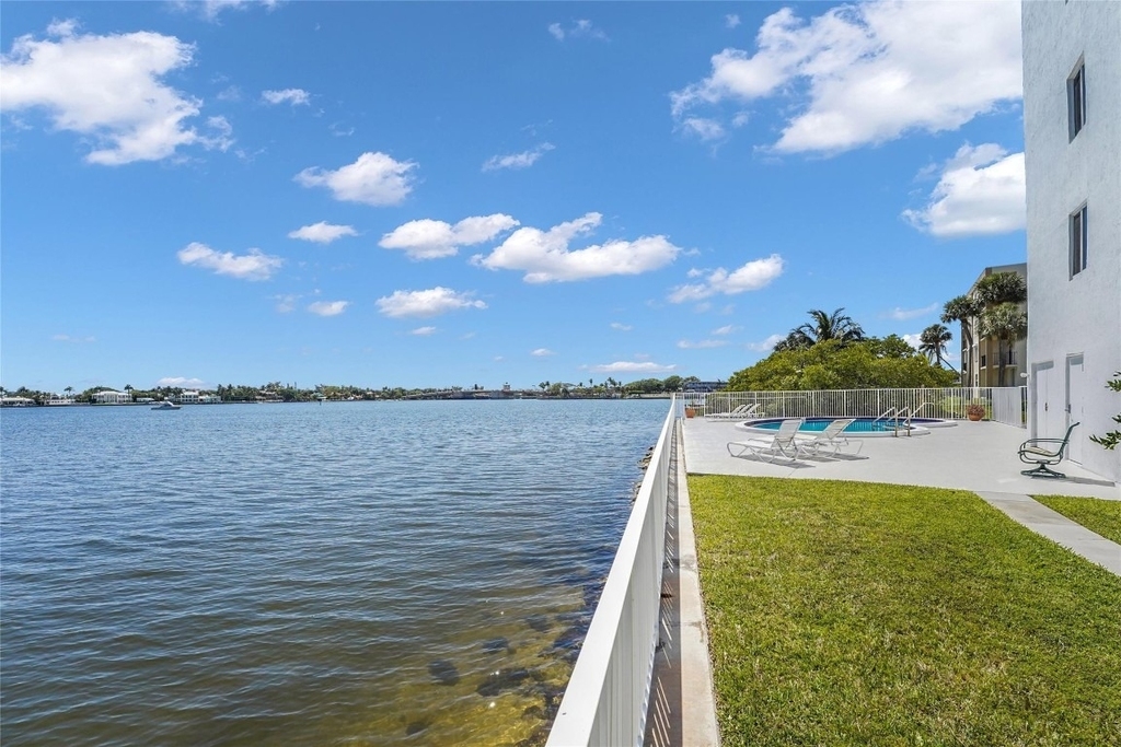 301 Croton Avenue - Photo 32
