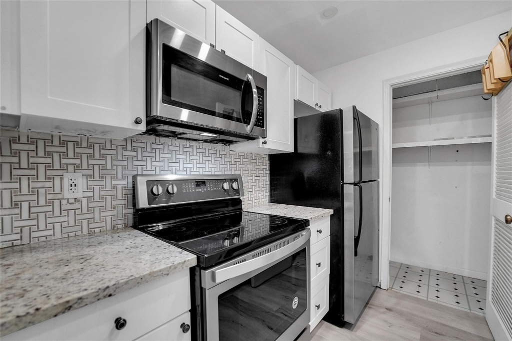 301 Croton Avenue - Photo 9