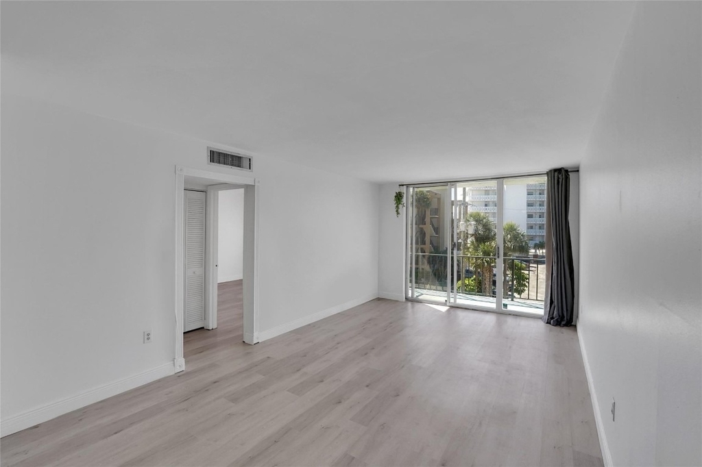 301 Croton Avenue - Photo 13